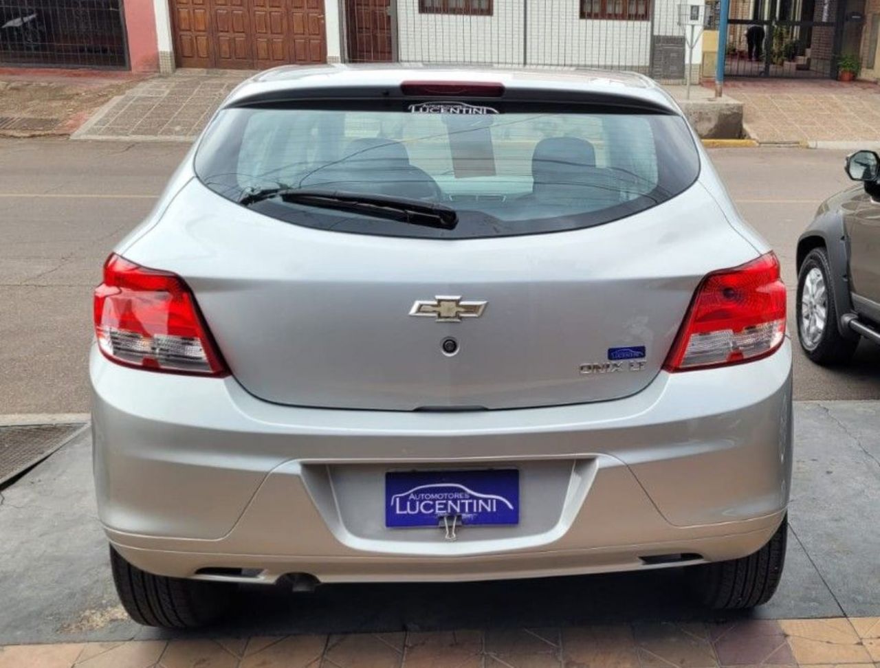 Chevrolet Onix Usado Financiado en Mendoza, deRuedas
