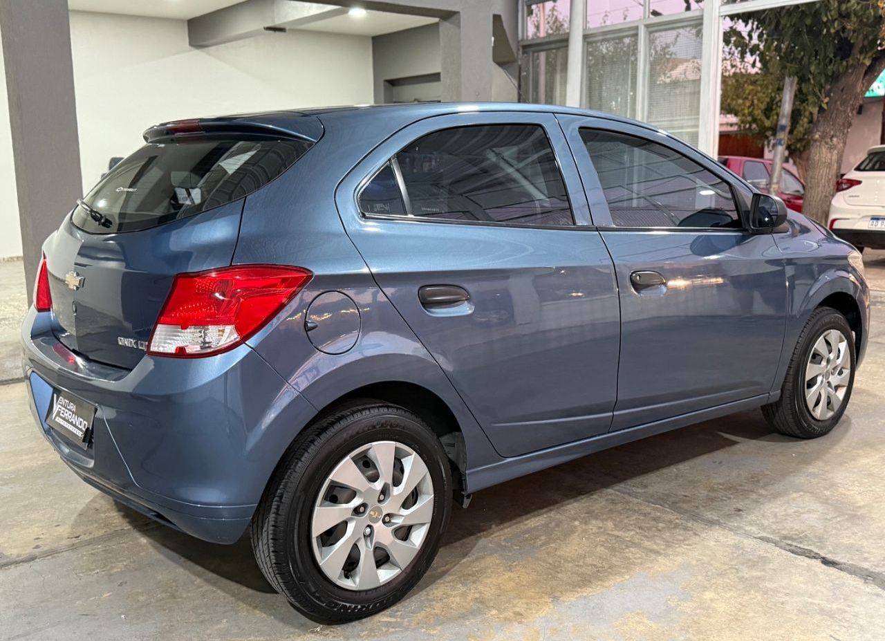 Chevrolet Onix Usado Financiado en Mendoza, deRuedas