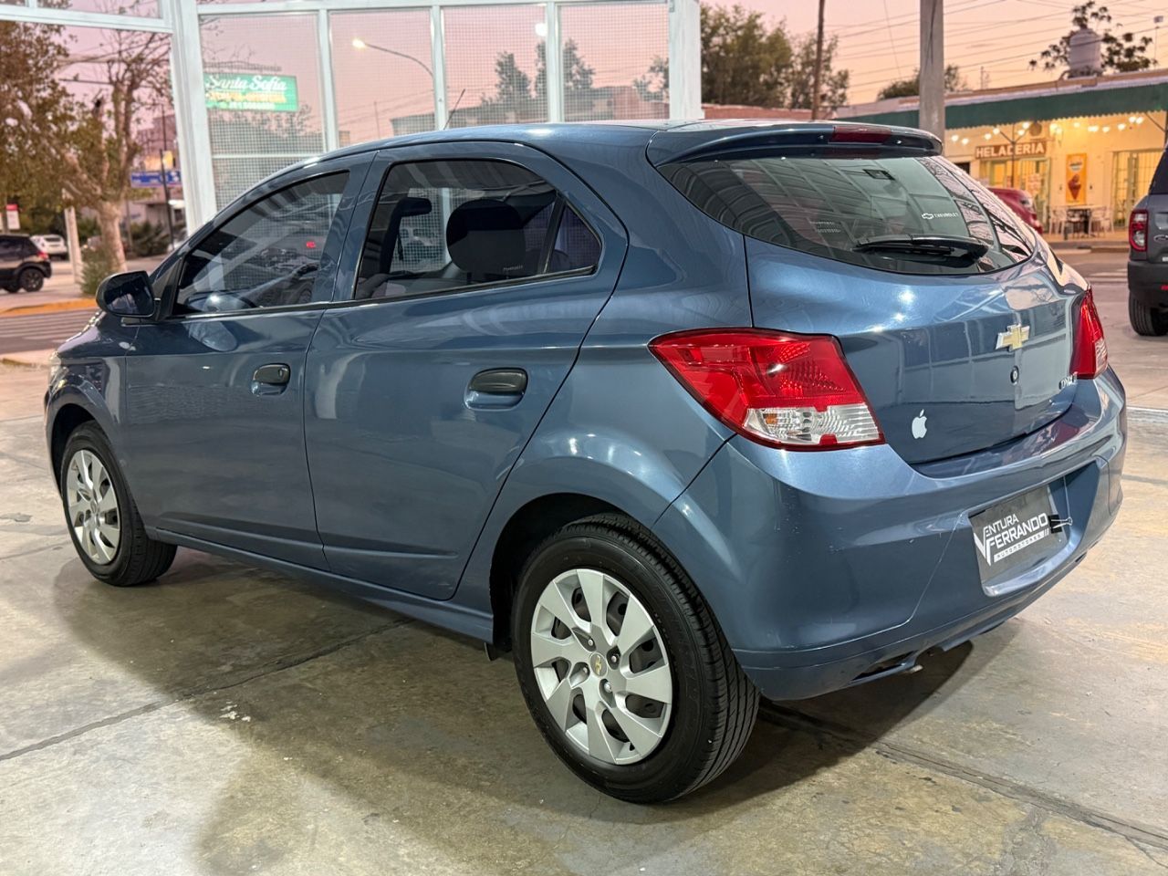 Chevrolet Onix Usado Financiado en Mendoza, deRuedas