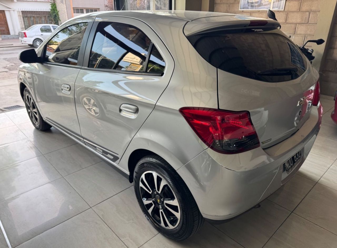 Chevrolet Onix Usado Financiado en Mendoza, deRuedas