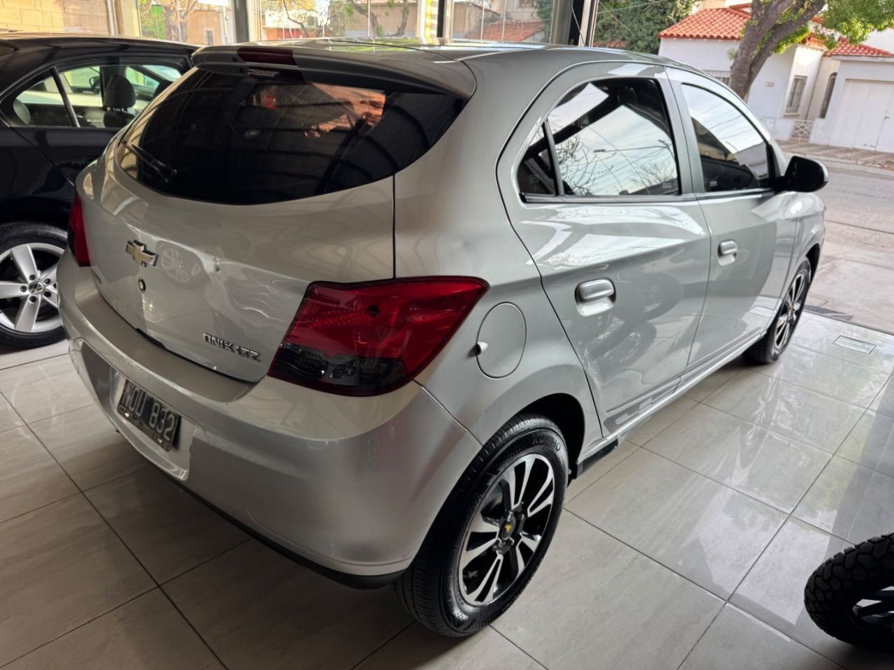 Chevrolet Onix Usado Financiado en Mendoza, deRuedas