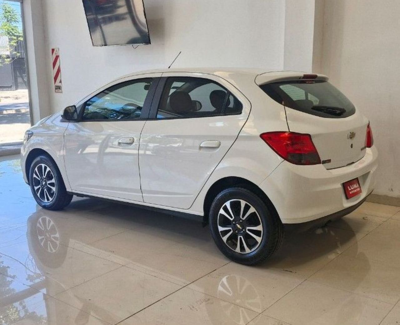 Chevrolet Onix Usado Financiado en Mendoza, deRuedas