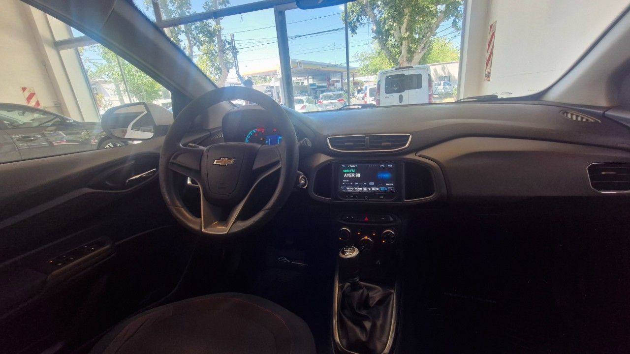 Chevrolet Onix Usado Financiado en Mendoza, deRuedas