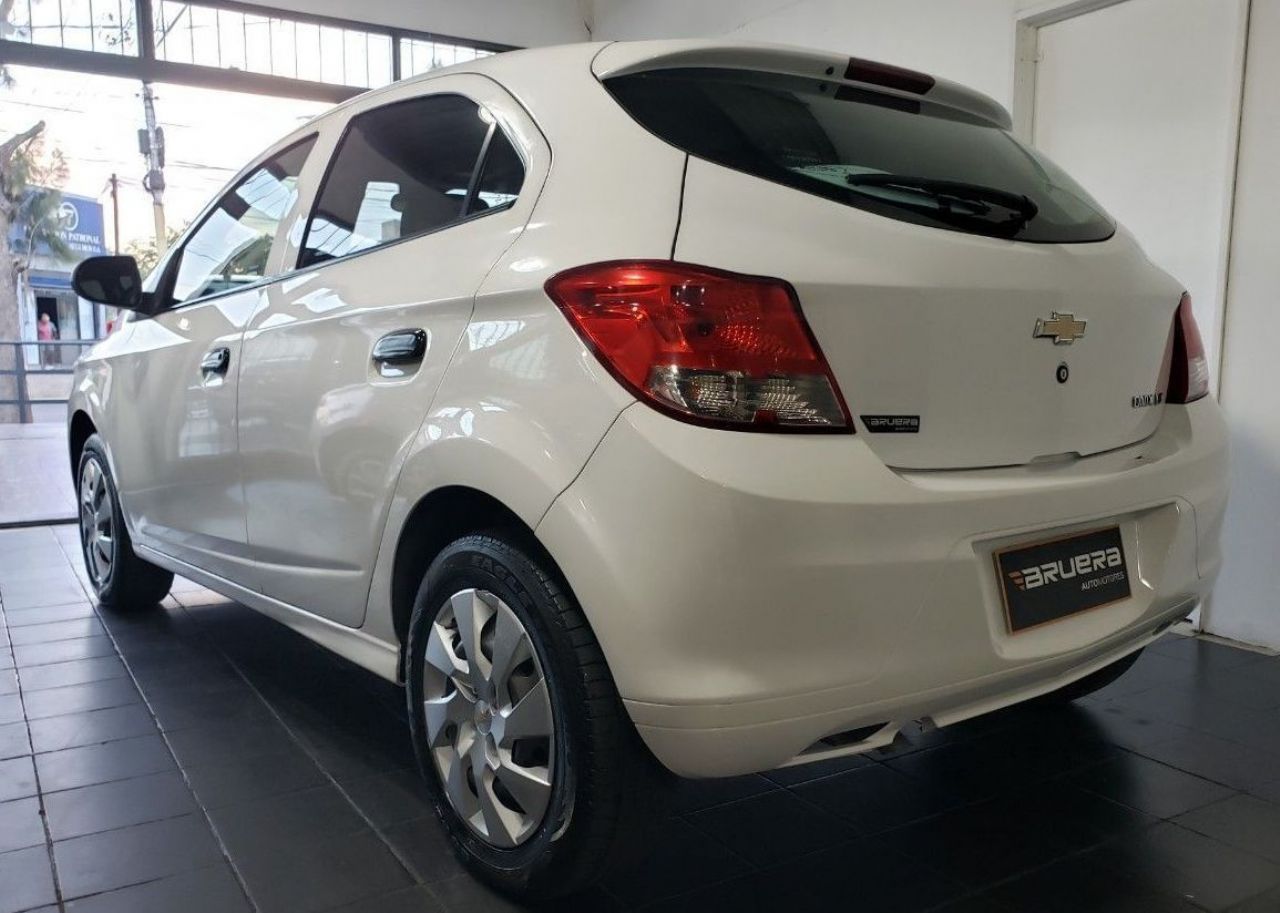 Chevrolet Onix Usado Financiado en Mendoza, deRuedas