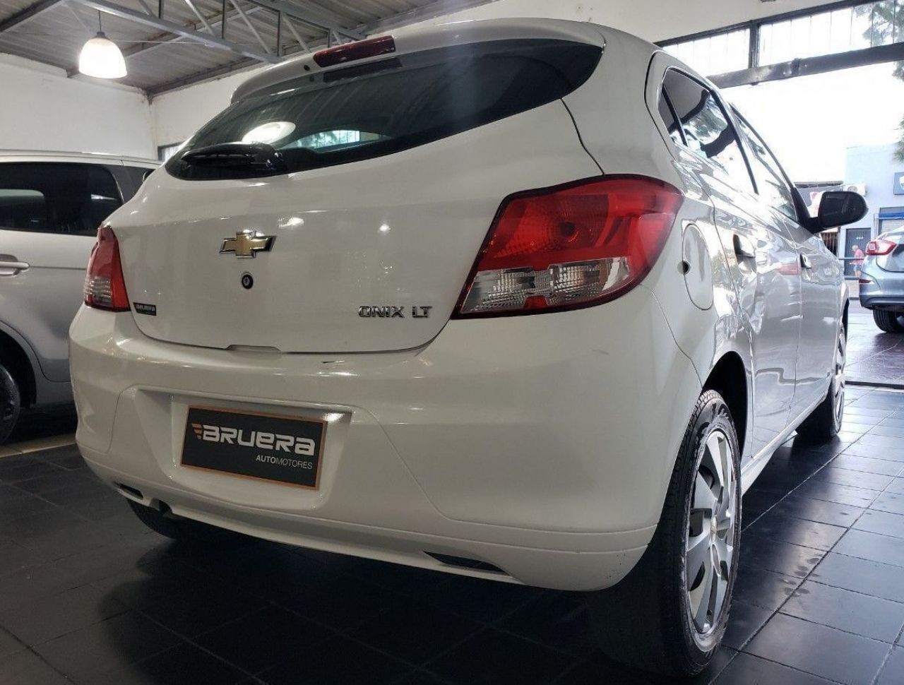 Chevrolet Onix Usado Financiado en Mendoza, deRuedas