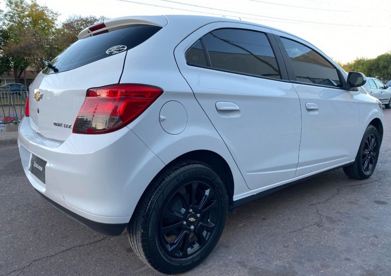 Chevrolet Onix Usado Financiado en Mendoza, deRuedas