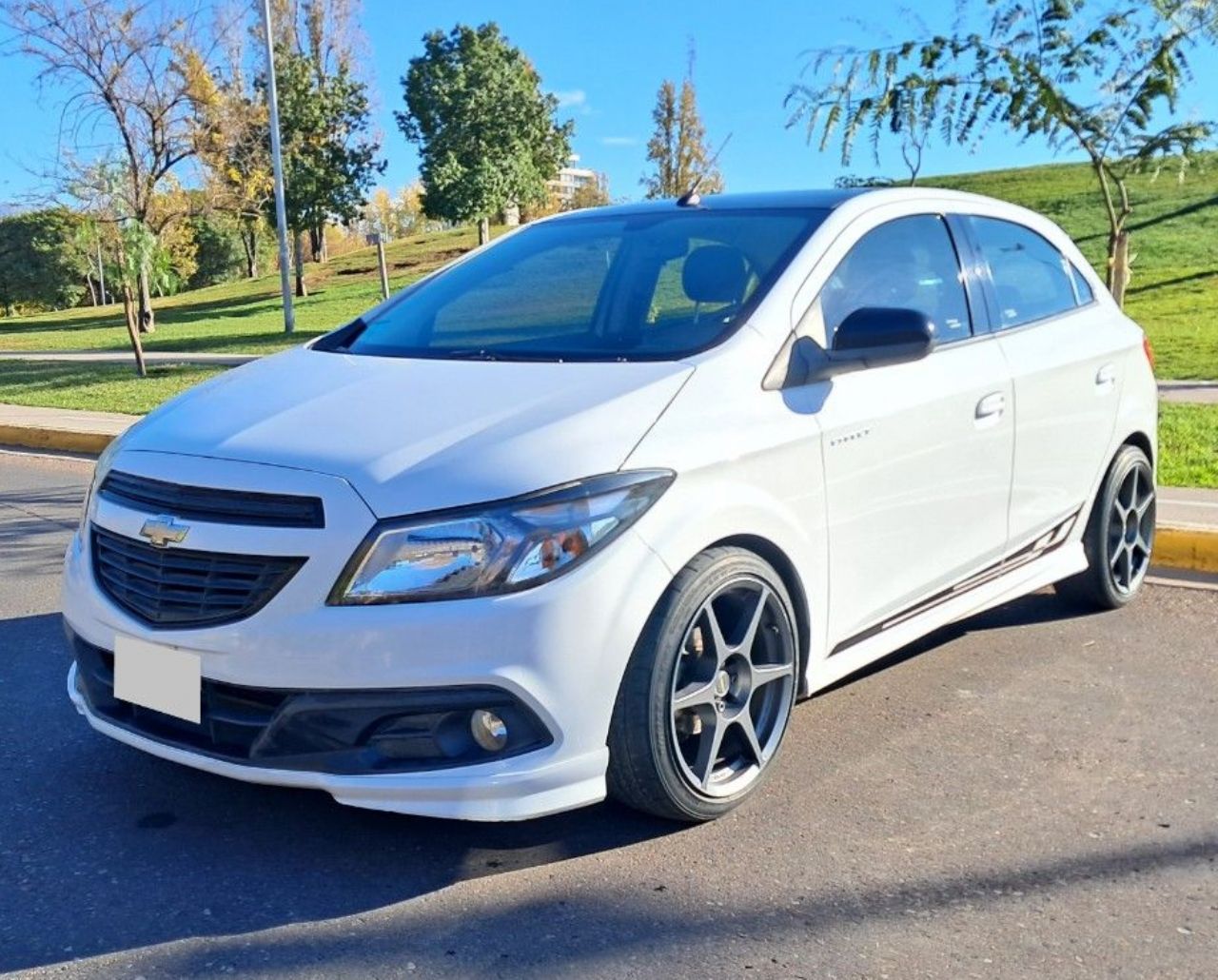 Chevrolet Onix Usado Financiado en Mendoza, deRuedas