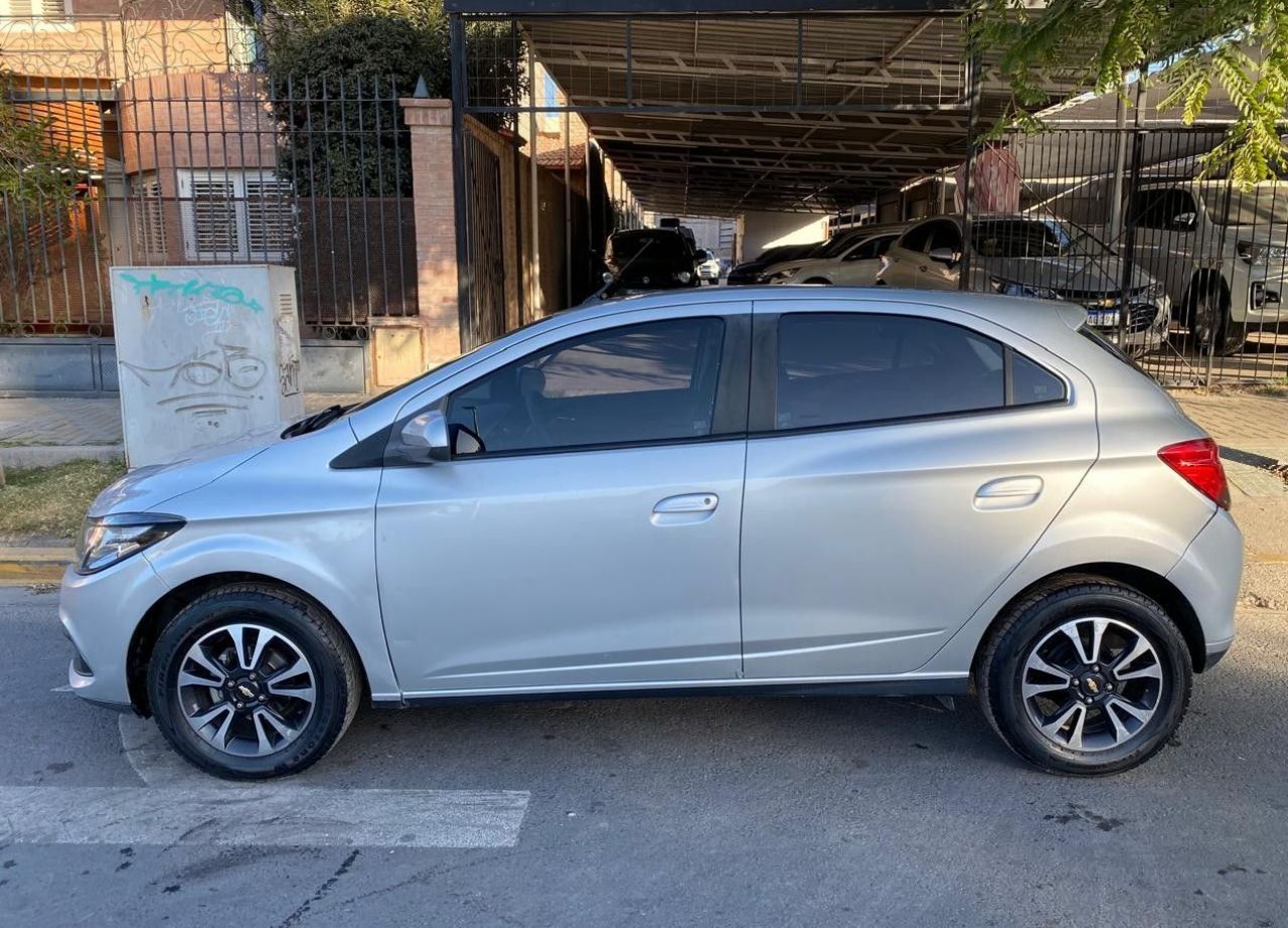 Chevrolet Onix Usado Financiado en San Juan, deRuedas