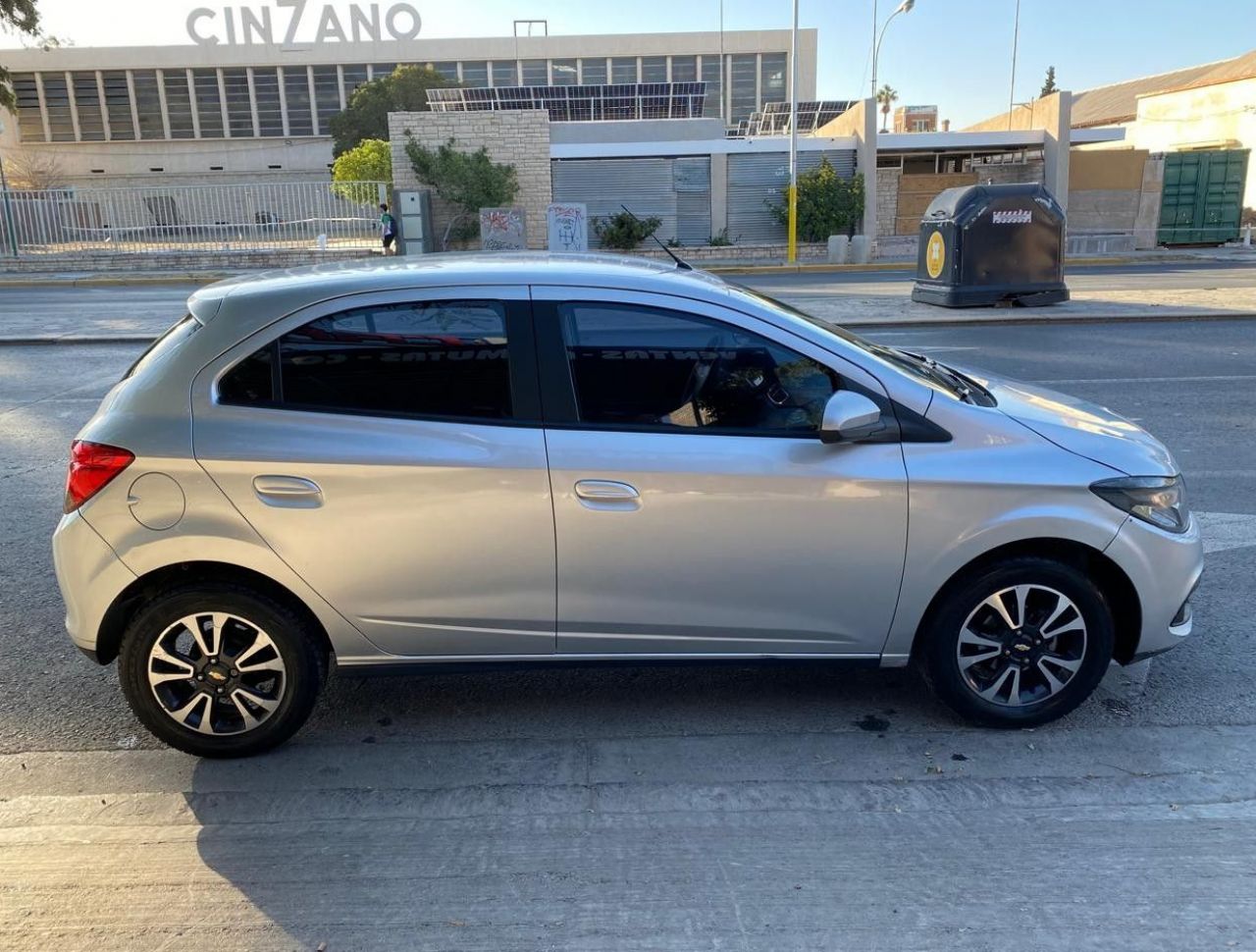 Chevrolet Onix Usado Financiado en San Juan, deRuedas
