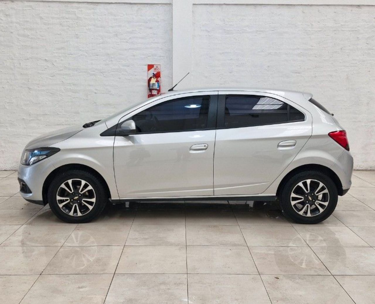 Chevrolet Onix Usado Financiado en Mendoza, deRuedas