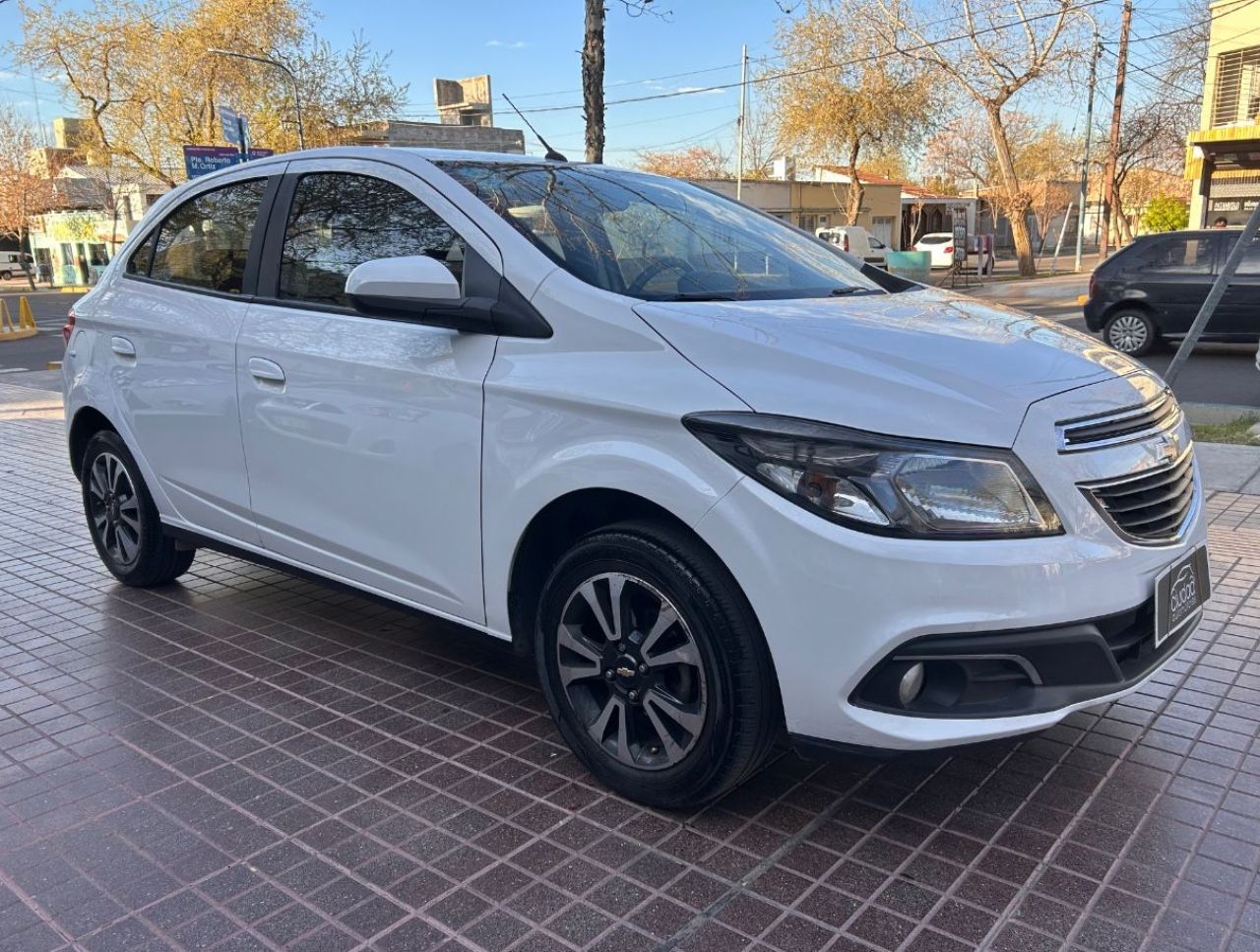 Chevrolet Onix Usado Financiado en Mendoza, deRuedas