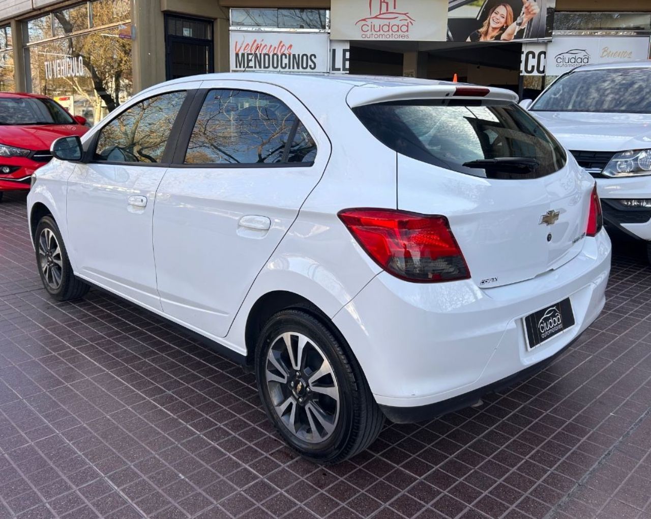Chevrolet Onix Usado Financiado en Mendoza, deRuedas