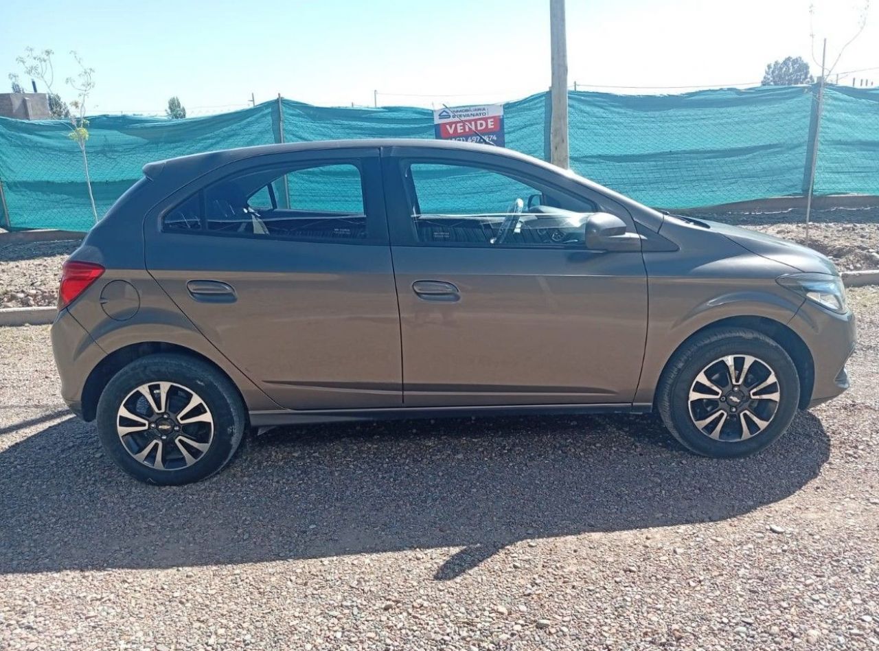Chevrolet Onix Usado Financiado en Mendoza, deRuedas