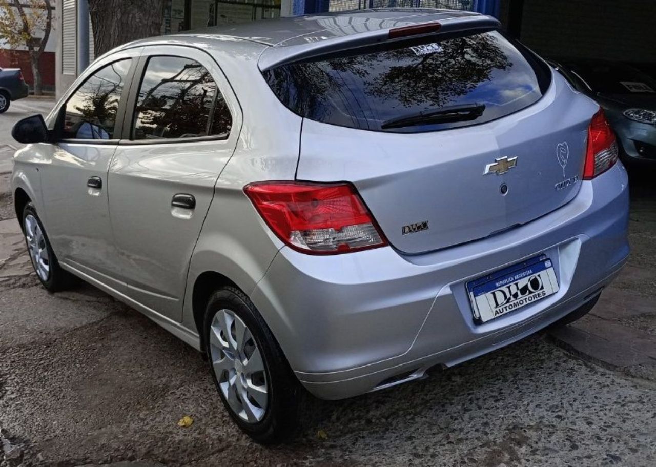 Chevrolet Onix Usado Financiado en Mendoza, deRuedas