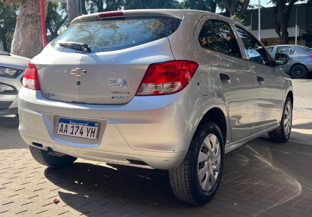 Chevrolet Onix Usado Financiado en Mendoza, deRuedas