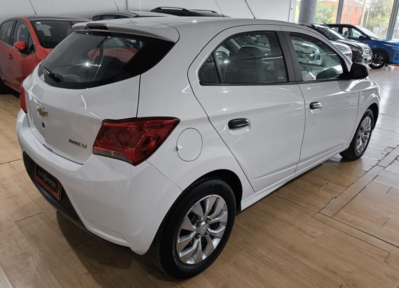 Chevrolet Onix Usado Financiado en Córdoba, deRuedas