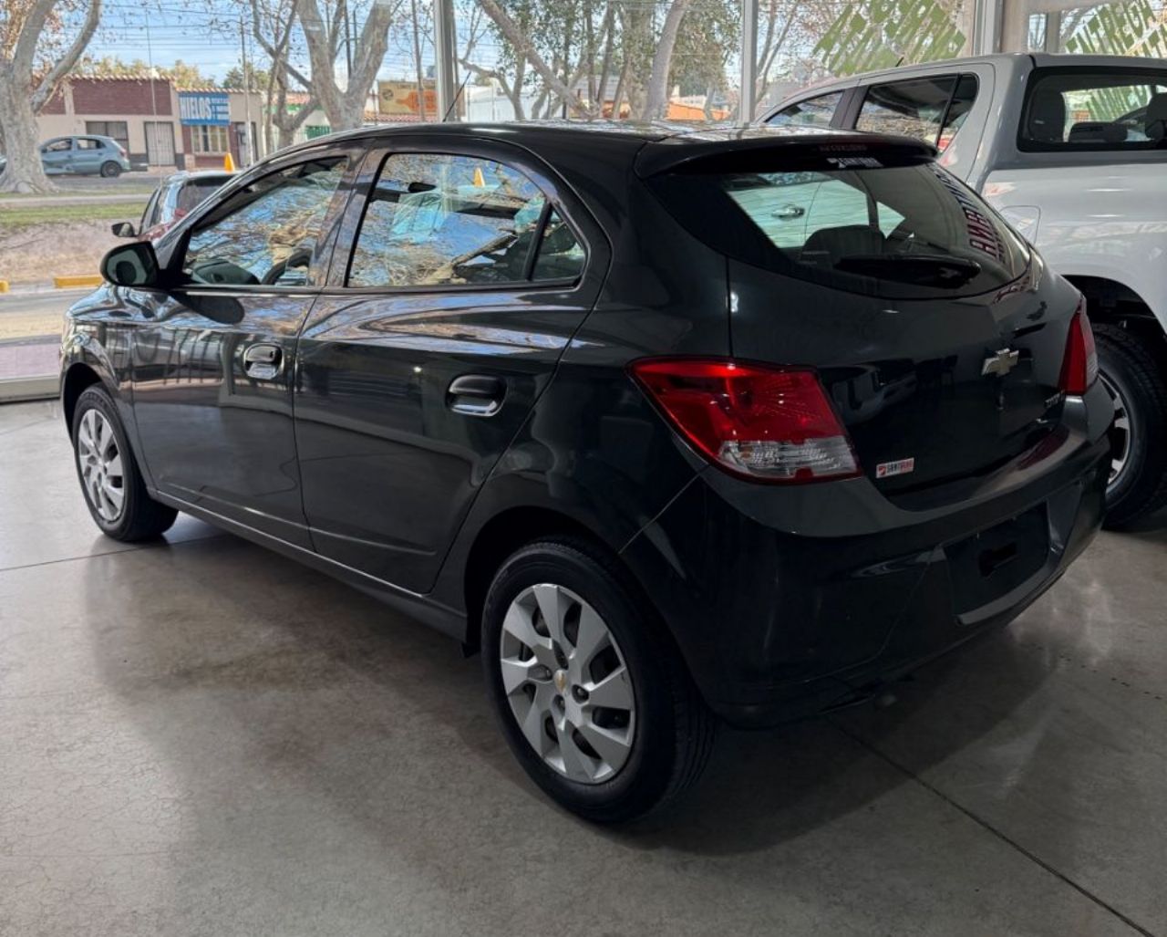 Chevrolet Onix Usado Financiado en Mendoza, deRuedas
