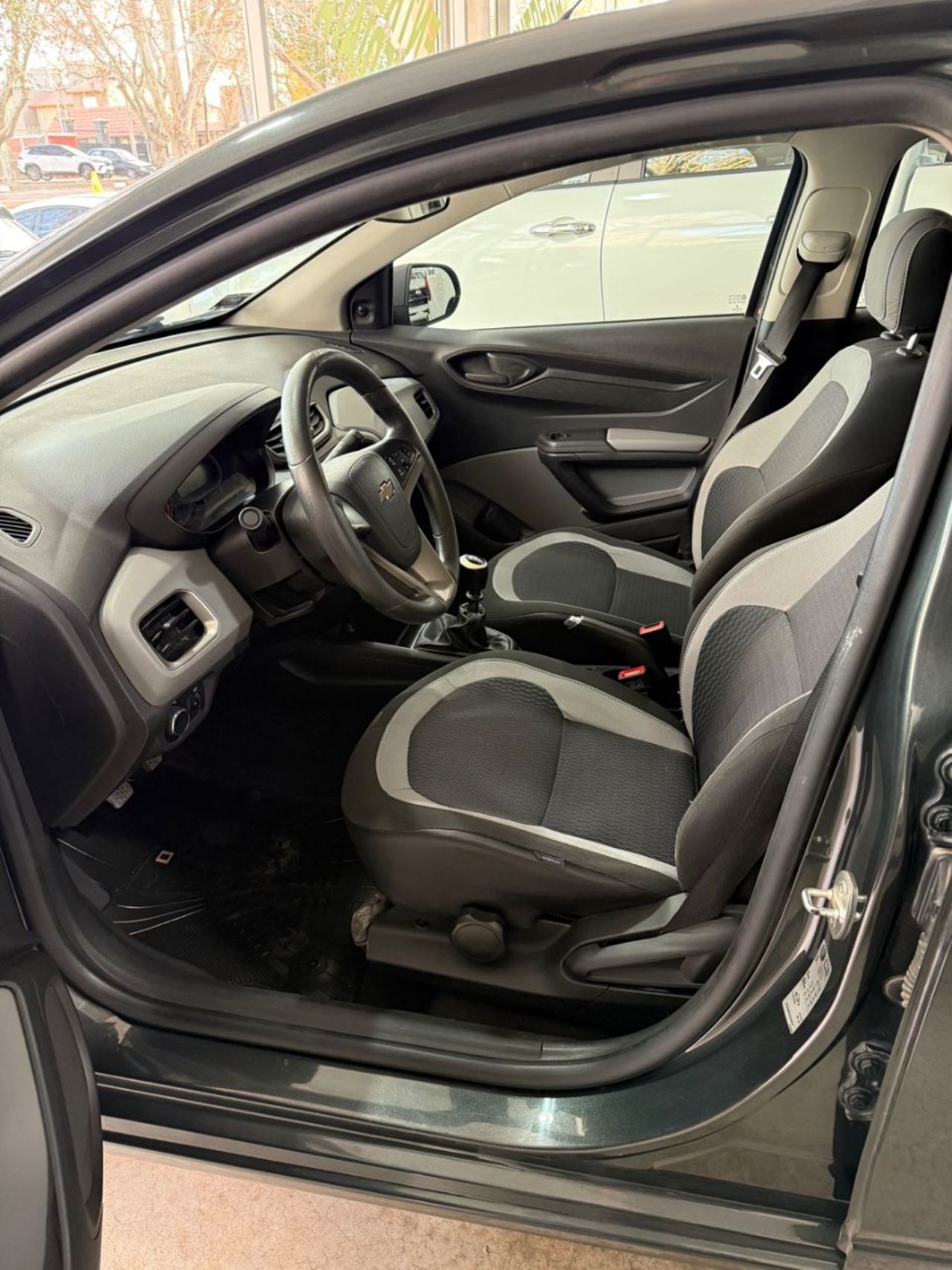 Chevrolet Onix Usado Financiado en Mendoza, deRuedas