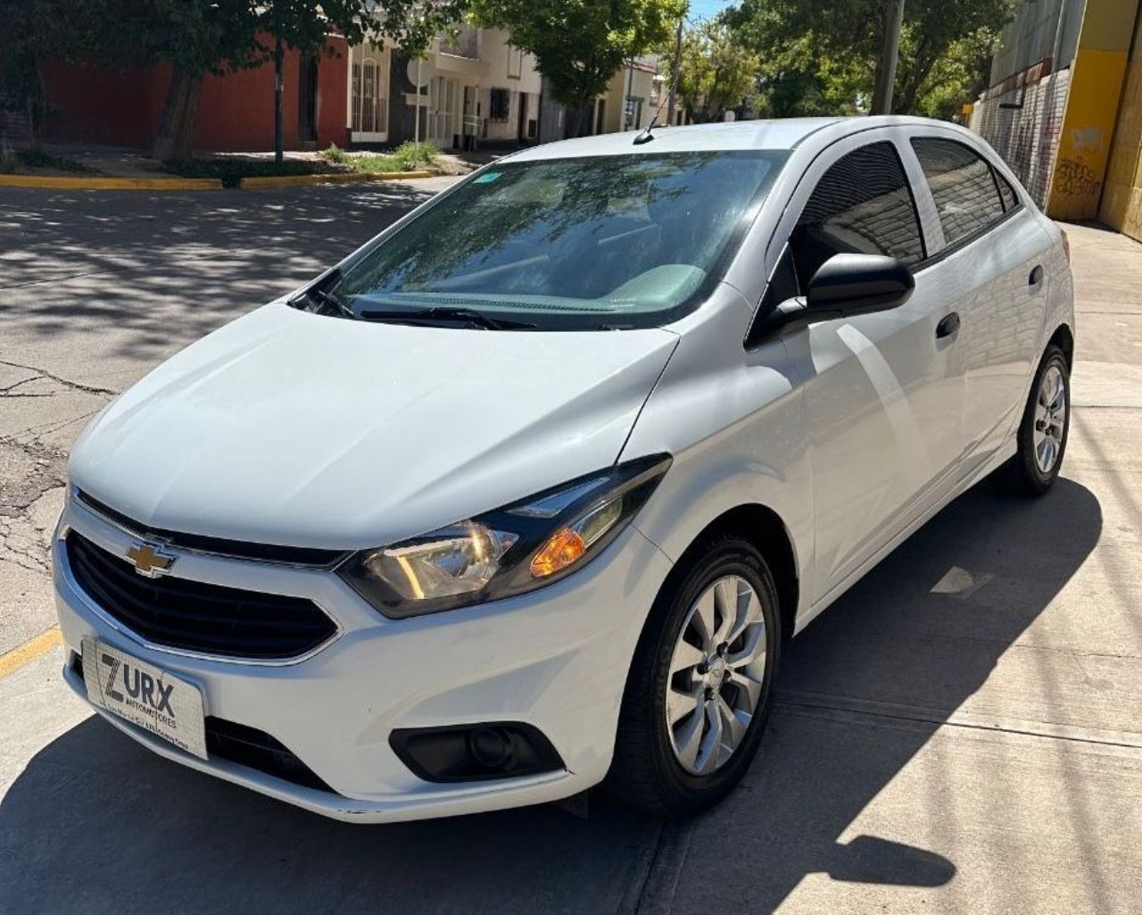 Chevrolet Onix Usado Financiado en Mendoza, deRuedas