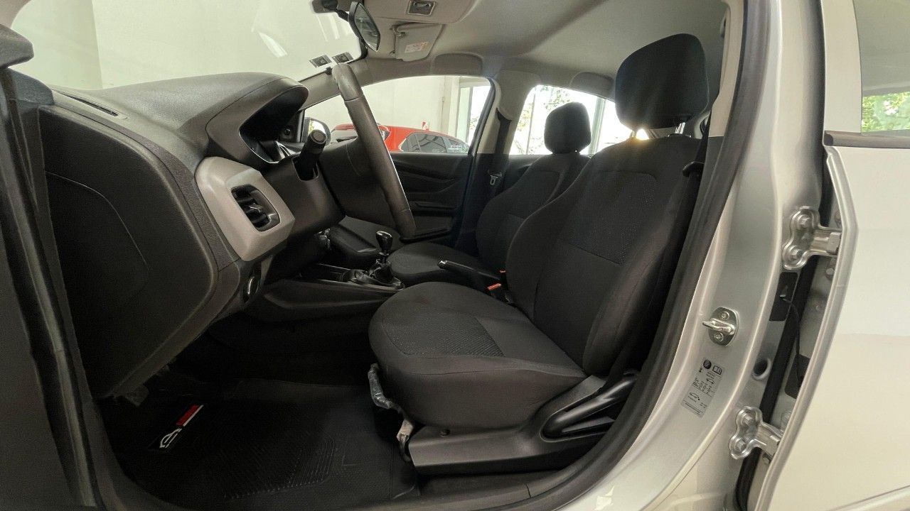 Chevrolet Onix Usado Financiado en Mendoza, deRuedas