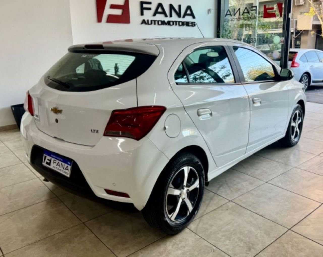 Chevrolet Onix Usado Financiado en Mendoza, deRuedas
