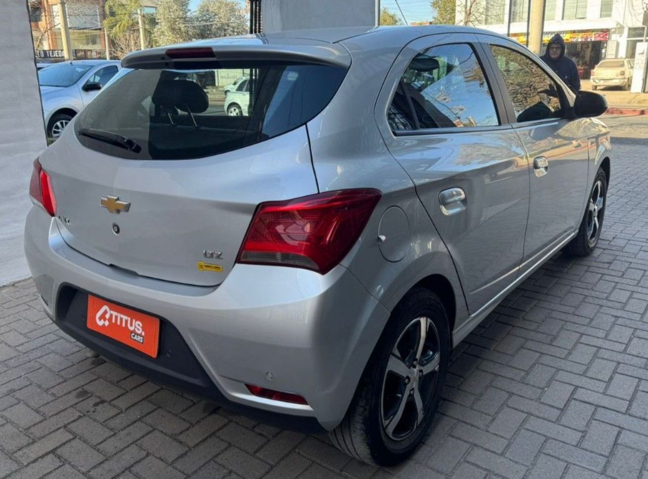 Chevrolet Onix Usado Financiado en Córdoba, deRuedas
