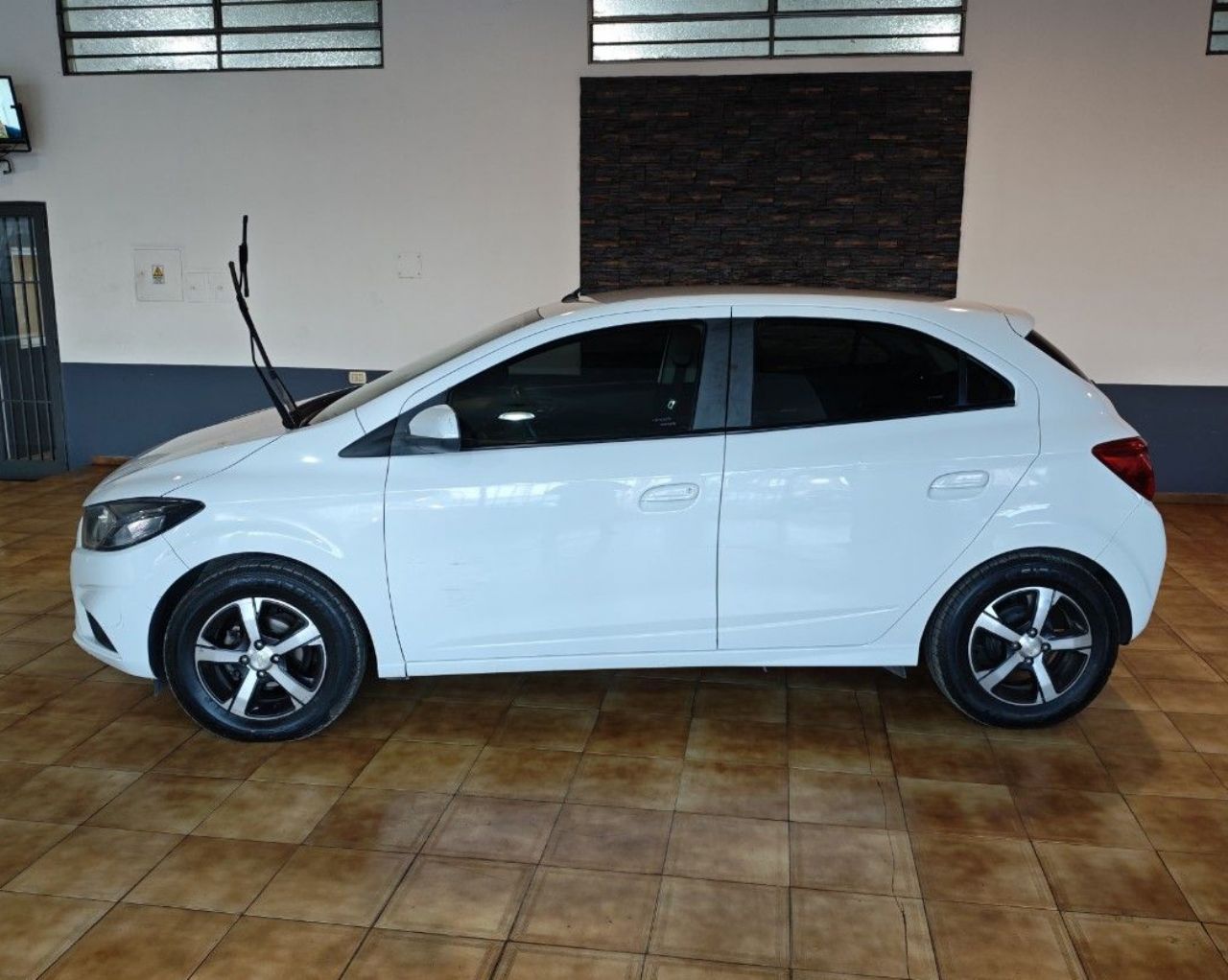 Chevrolet Onix Usado Financiado en Mendoza, deRuedas