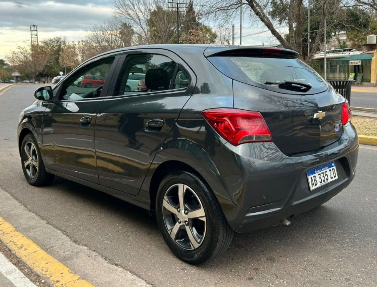 Chevrolet Onix Usado Financiado en Mendoza, deRuedas