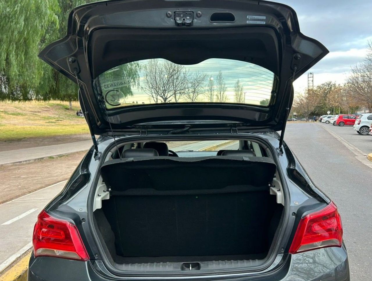 Chevrolet Onix Usado Financiado en Mendoza, deRuedas