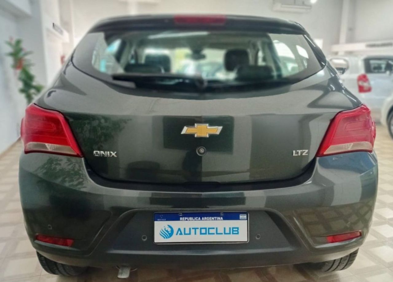 Chevrolet Onix Usado Financiado en Córdoba, deRuedas