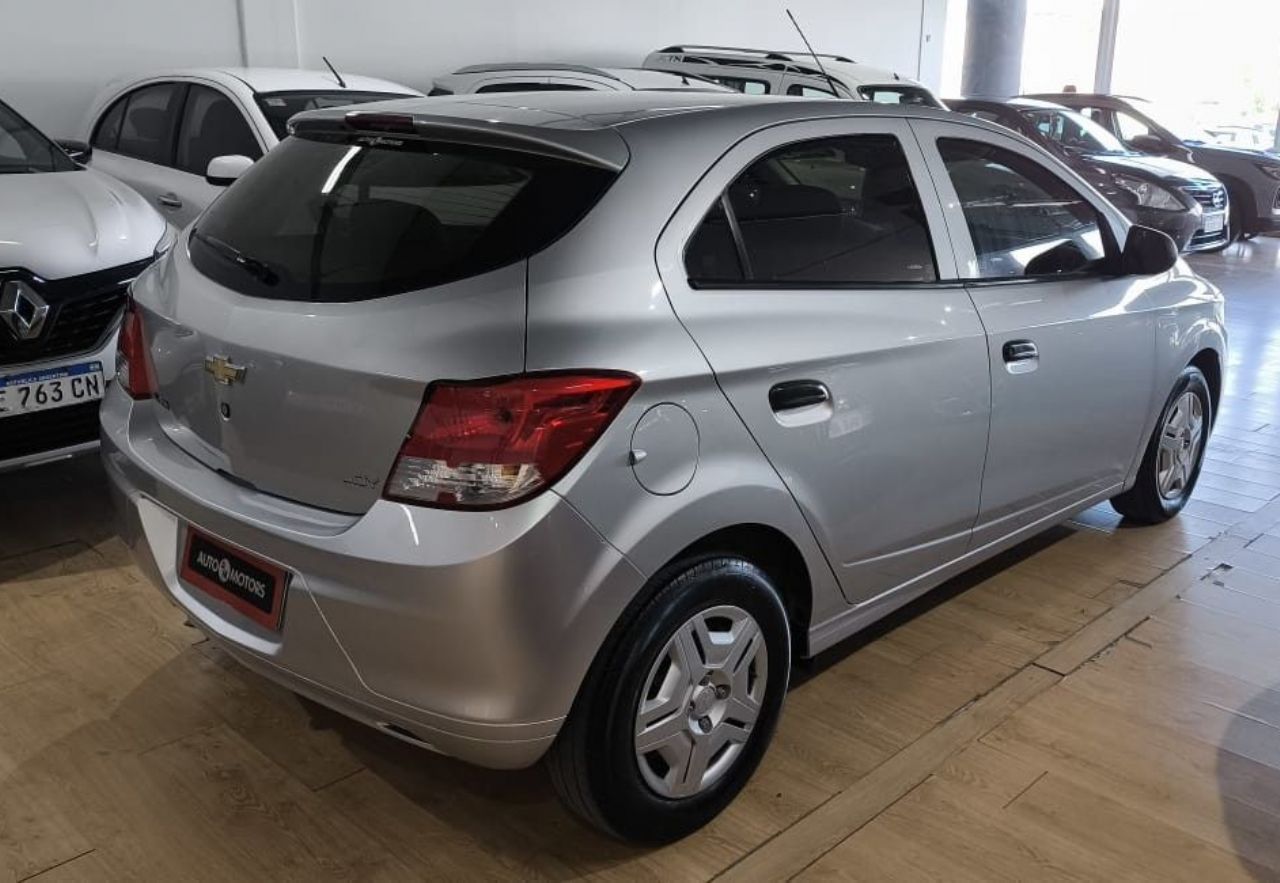 Chevrolet Onix Usado Financiado en Córdoba, deRuedas