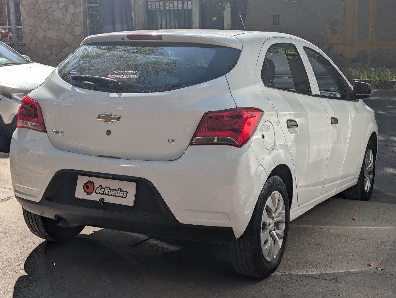 Chevrolet Onix Usado Financiado en Mendoza, deRuedas