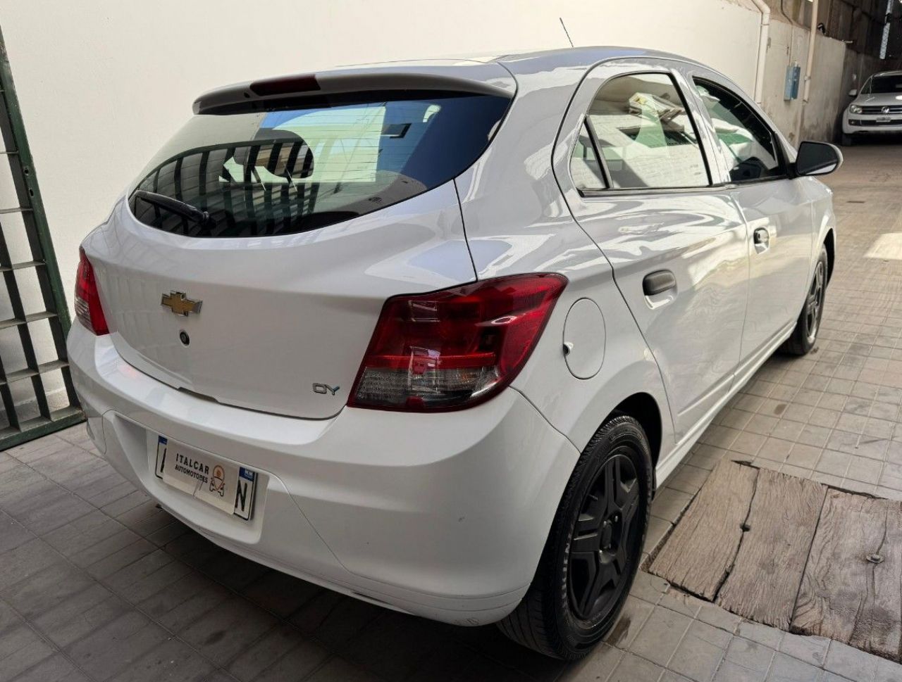 Chevrolet Onix Usado Financiado en Mendoza, deRuedas
