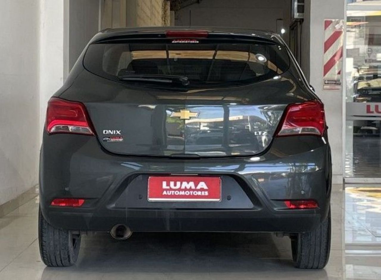 Chevrolet Onix Usado Financiado en Mendoza, deRuedas