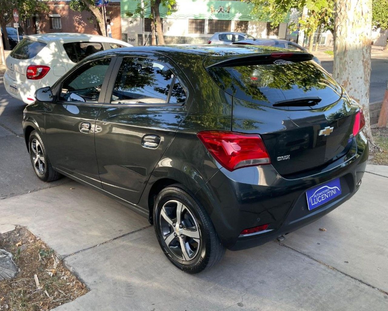 Chevrolet Onix Usado Financiado en Mendoza, deRuedas