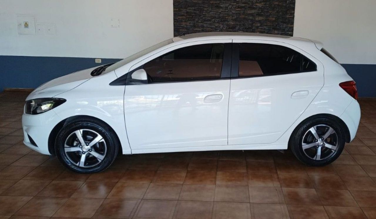 Chevrolet Onix Usado Financiado en Mendoza, deRuedas