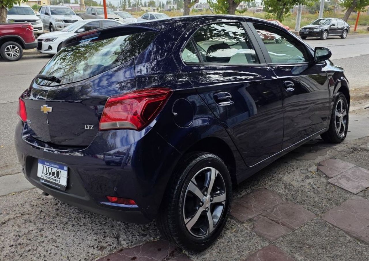 Chevrolet Onix Usado Financiado en Mendoza, deRuedas