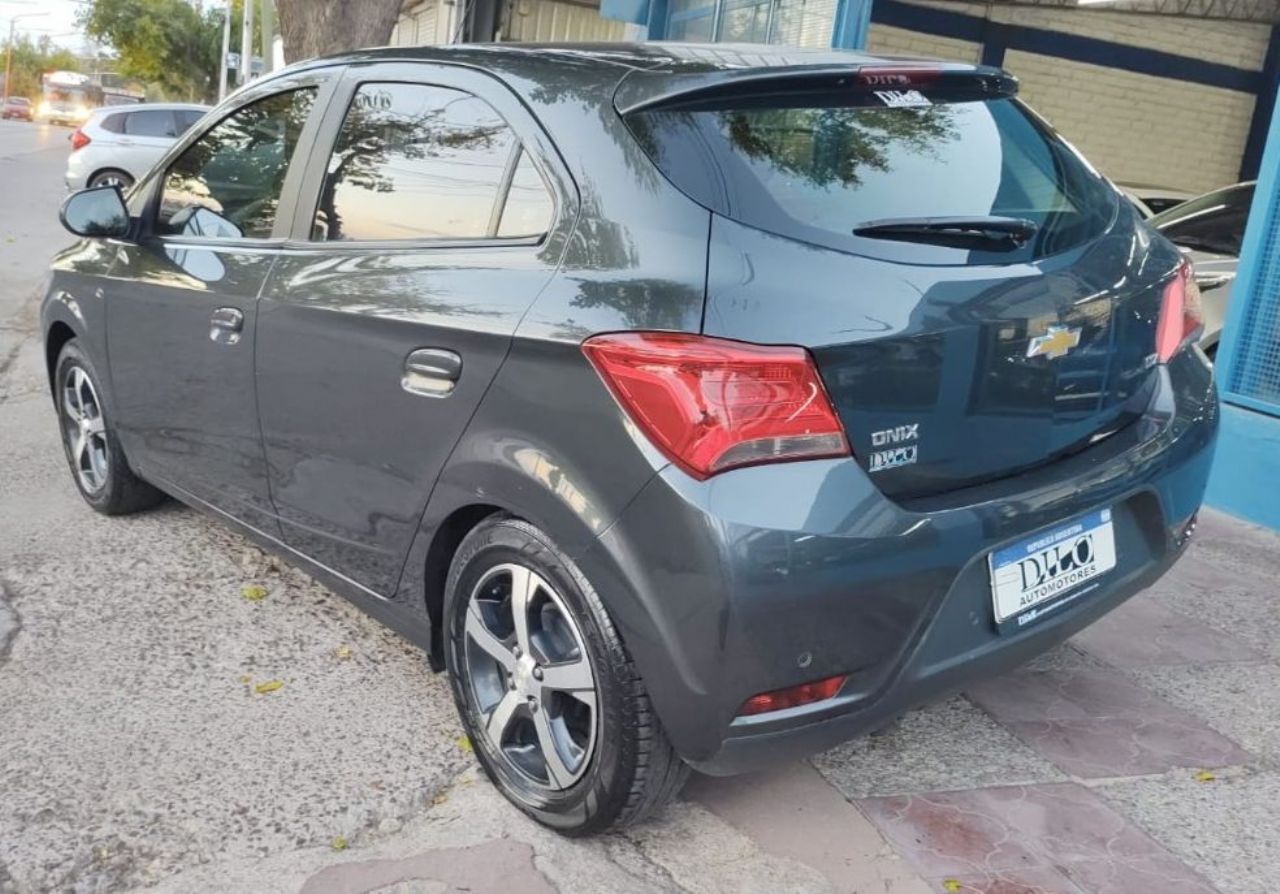 Chevrolet Onix Usado Financiado en Mendoza, deRuedas