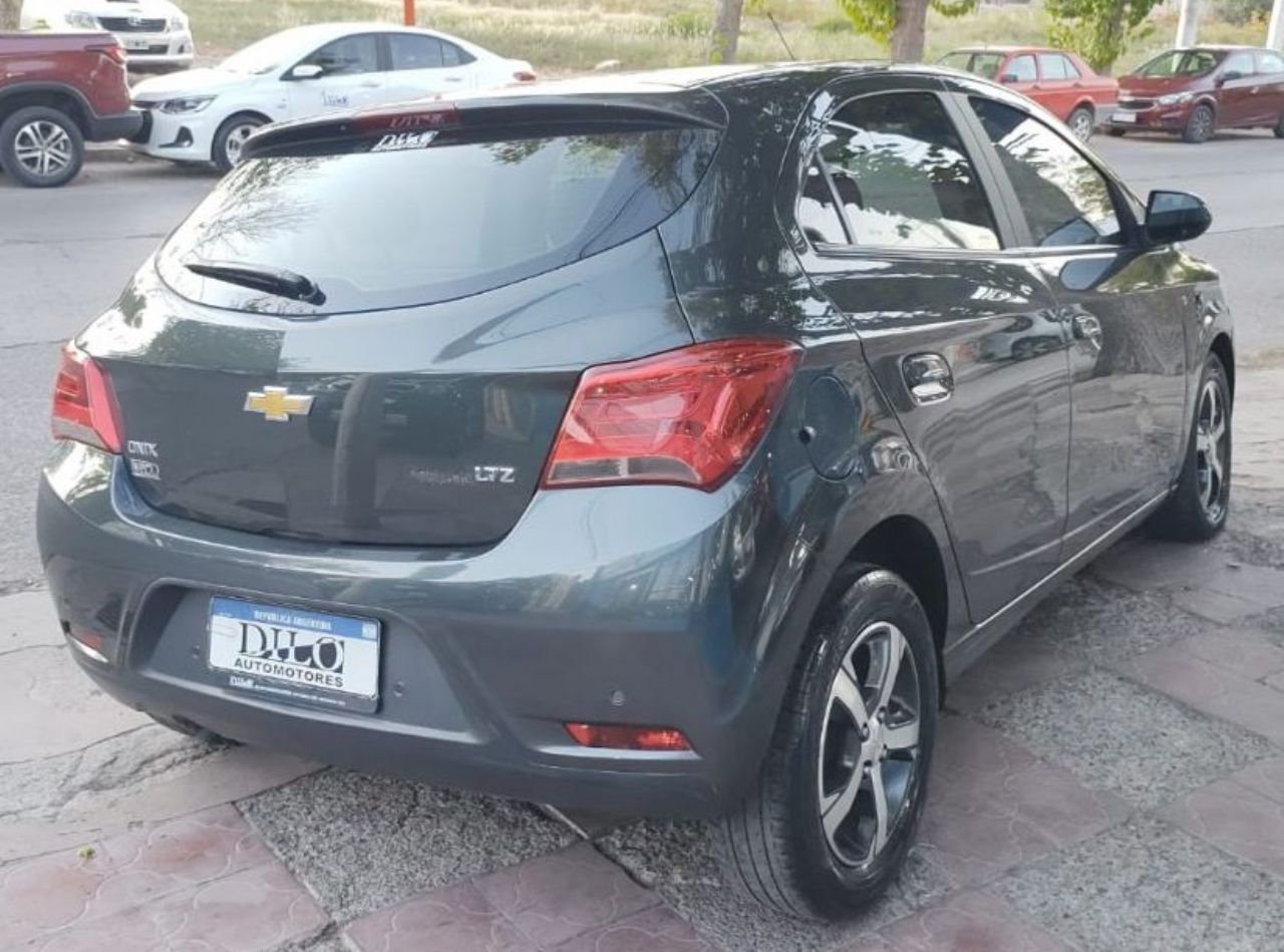 Chevrolet Onix Usado Financiado en Mendoza, deRuedas