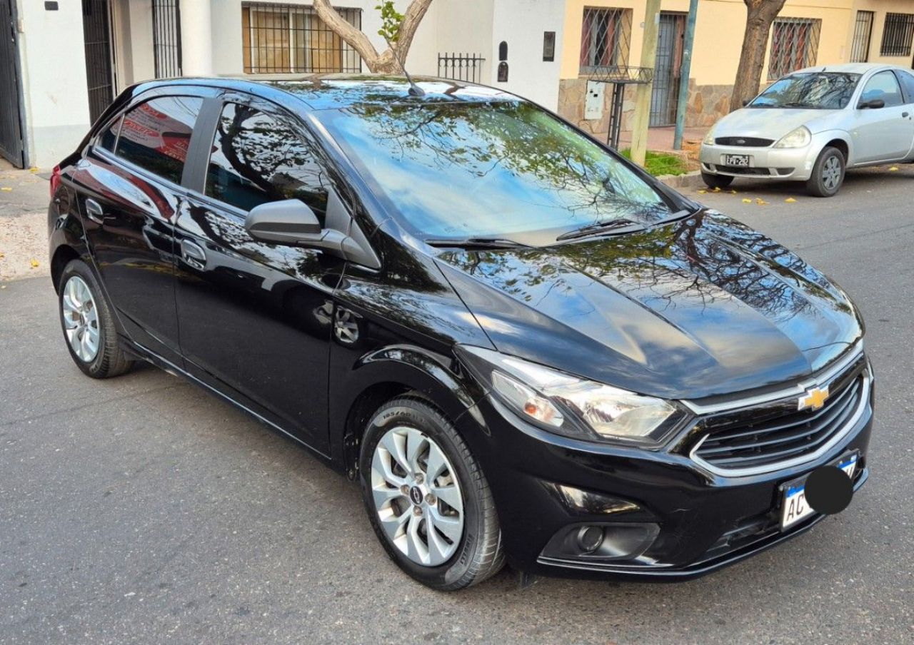 Chevrolet Onix Usado Financiado en Mendoza, deRuedas