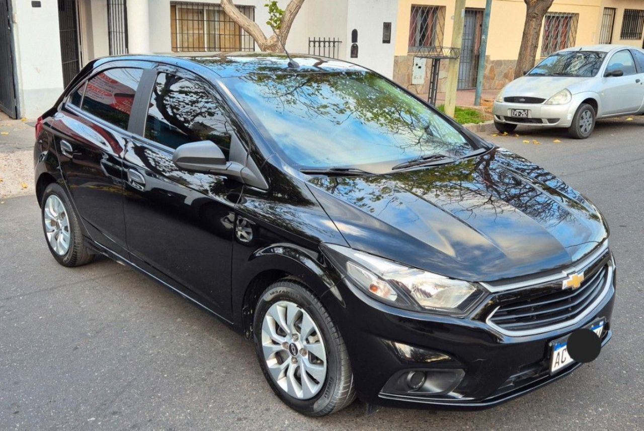 Chevrolet Onix Usado Financiado en Mendoza, deRuedas