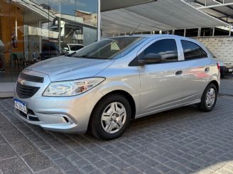 Chevrolet Onix Usado en Mendoza Financiado