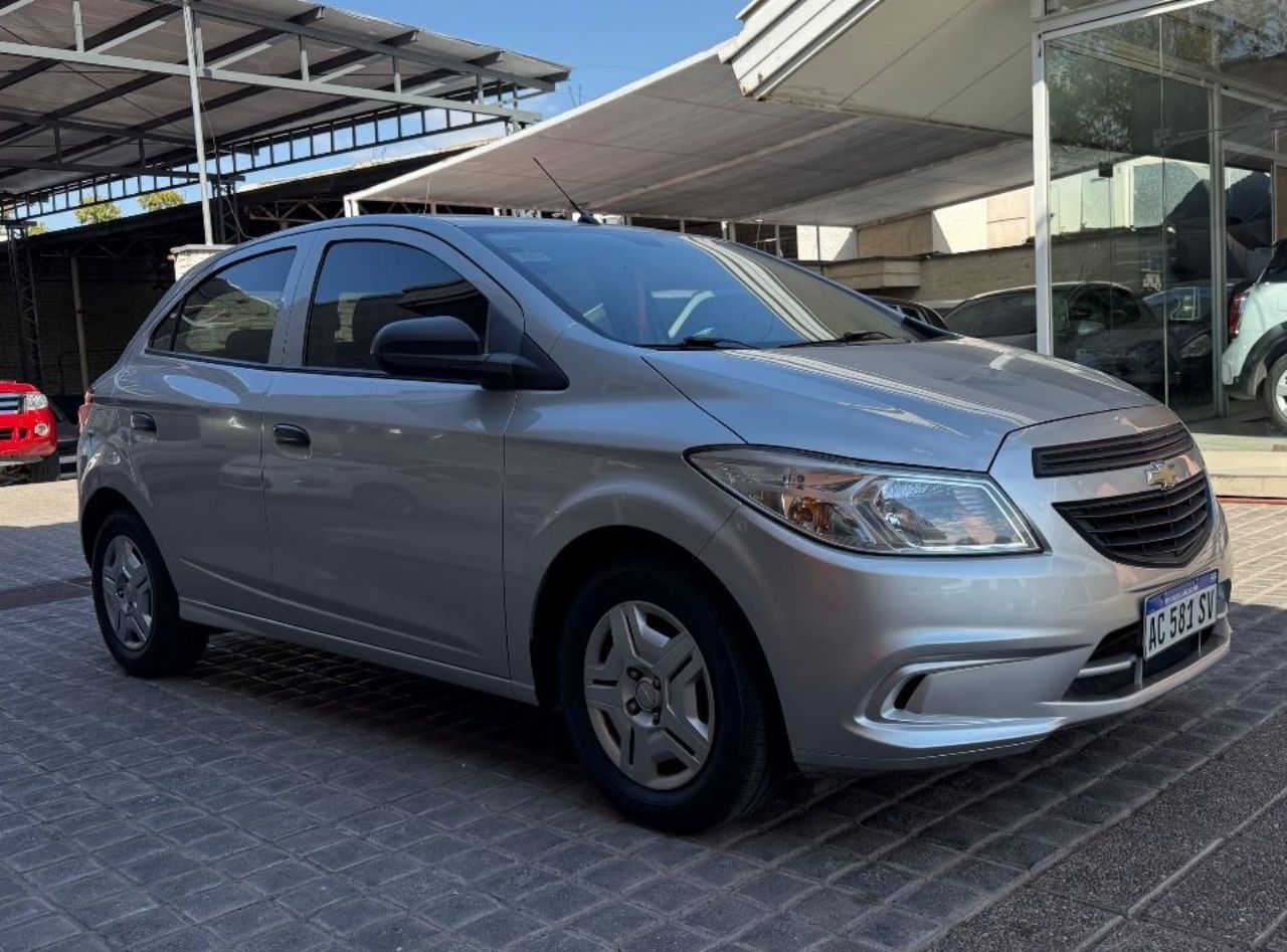 Chevrolet Onix Usado Financiado en Mendoza, deRuedas