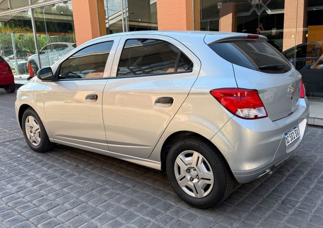 Chevrolet Onix Usado Financiado en Mendoza, deRuedas