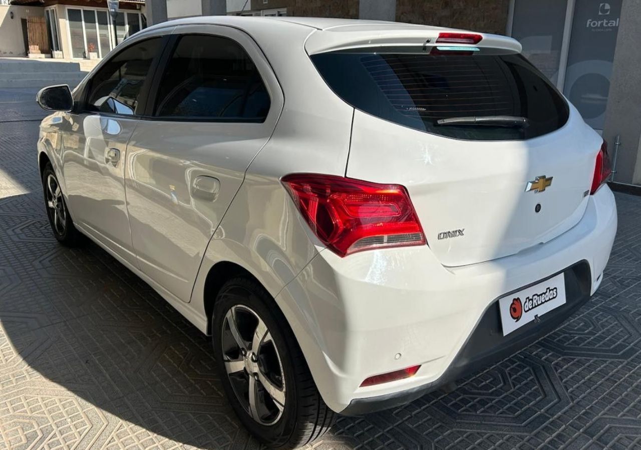 Chevrolet Onix Usado Financiado en Mendoza, deRuedas