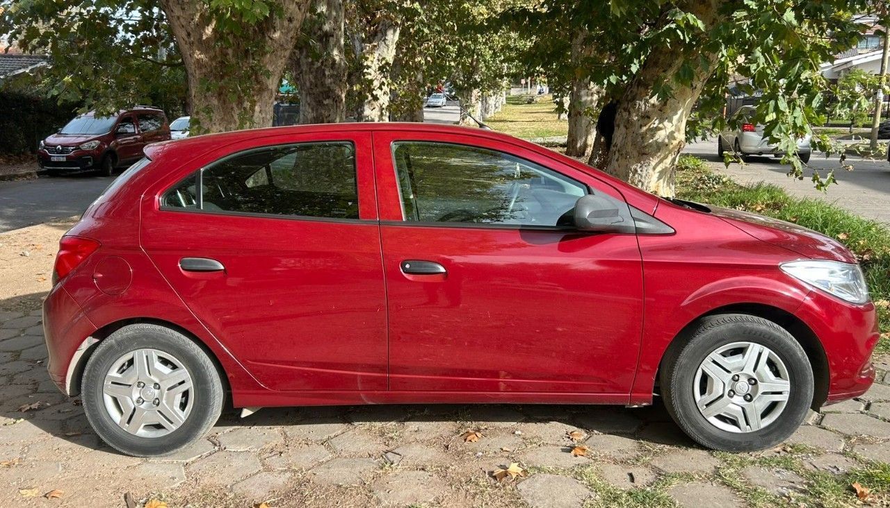 Chevrolet Onix Usado Financiado en Córdoba, deRuedas