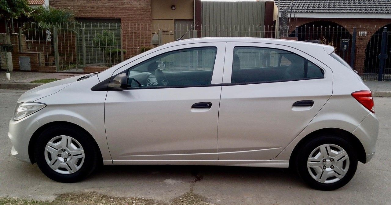 Chevrolet Onix Usado Financiado en Córdoba, deRuedas