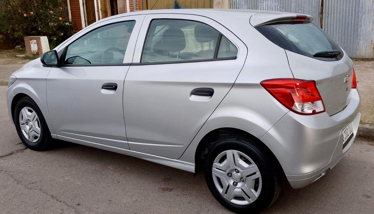 Chevrolet Onix Usado Financiado en Córdoba, deRuedas