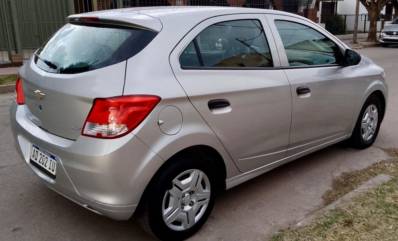 Chevrolet Onix Usado Financiado en Córdoba, deRuedas