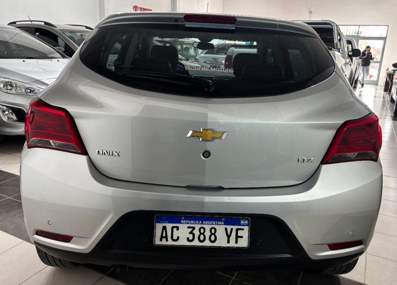 Chevrolet Onix Usado en Mendoza, deRuedas